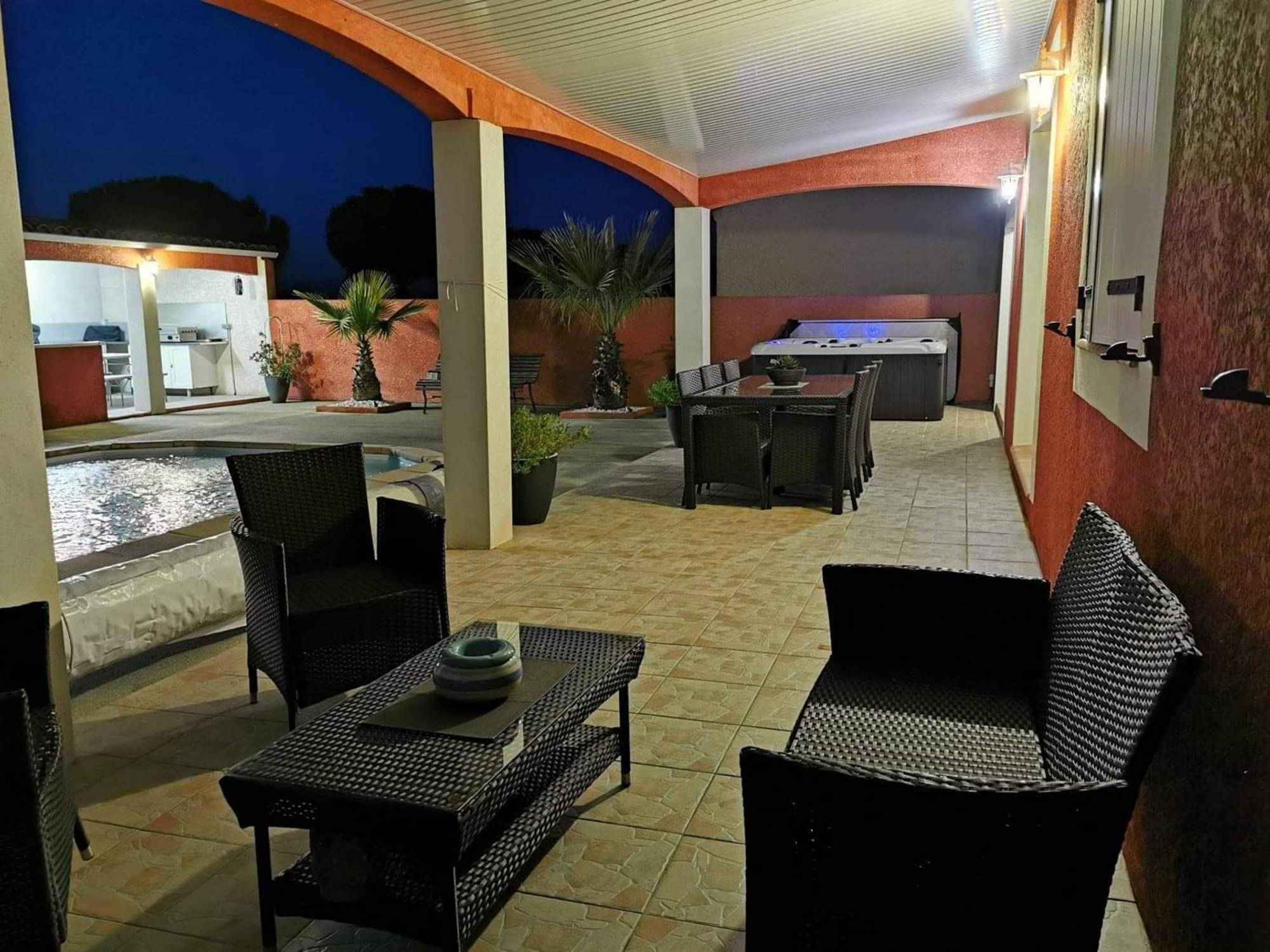 Villa Elegante A Carcassonne Avec Jardin Et Jacuzzi Ngoại thất bức ảnh