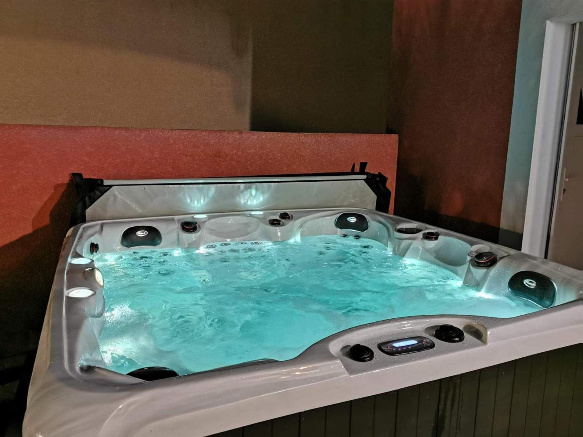 Villa Elegante A Carcassonne Avec Jardin Et Jacuzzi Ngoại thất bức ảnh